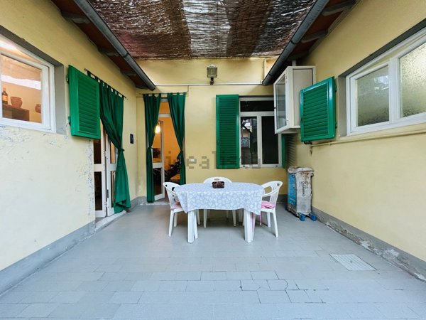 casa indipendente in vendita a Viareggio