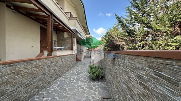 casa indipendente in vendita a Viareggio