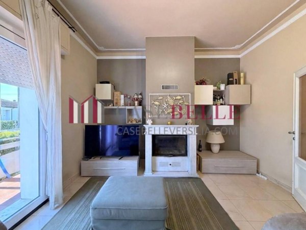 casa indipendente in vendita a Viareggio in zona Torre del Lago