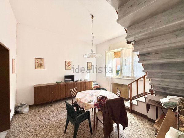 casa indipendente in vendita a Viareggio