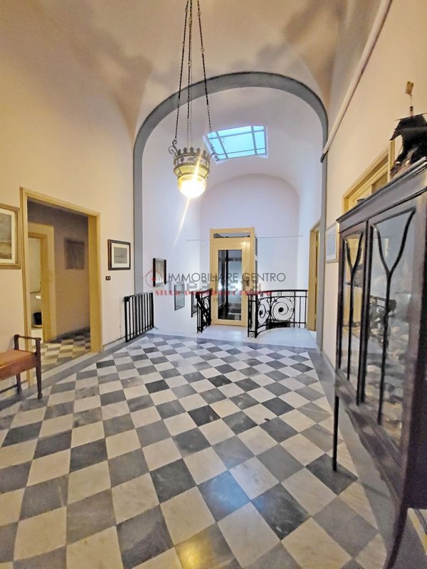 casa indipendente in vendita a Viareggio