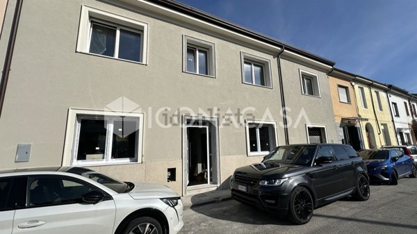 casa indipendente in vendita a Viareggio