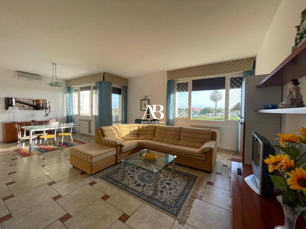 appartamento in vendita a Viareggio