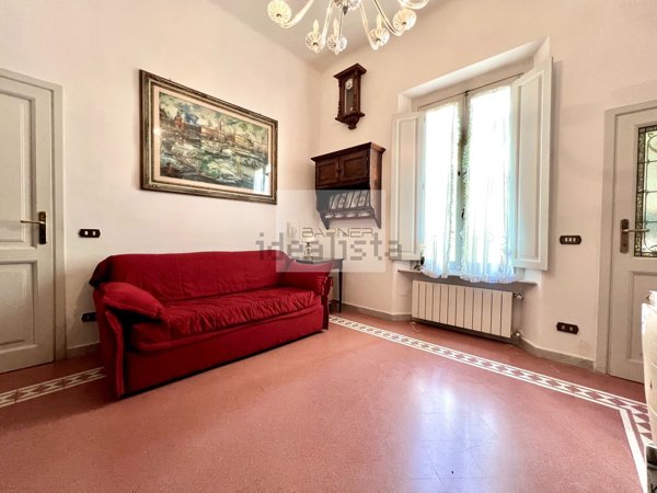 casa indipendente in vendita a Viareggio