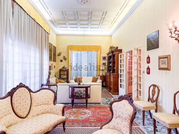 casa indipendente in vendita a Viareggio