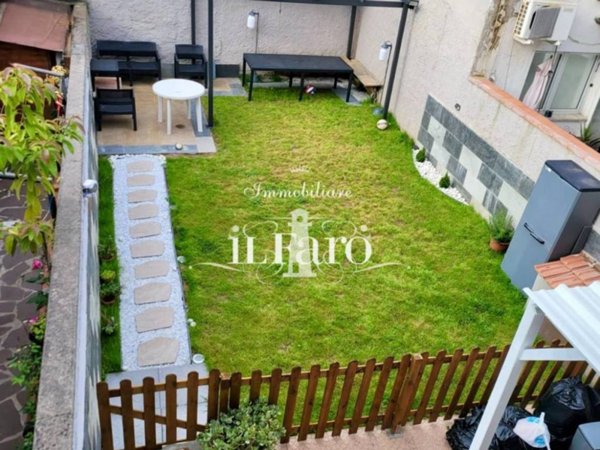 casa indipendente in vendita a Viareggio