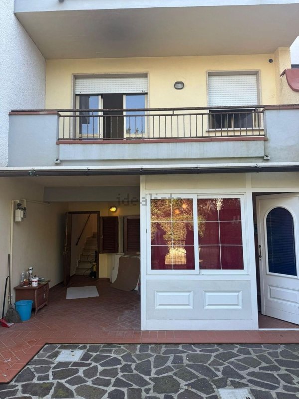 casa indipendente in vendita a Viareggio in zona Torre del Lago