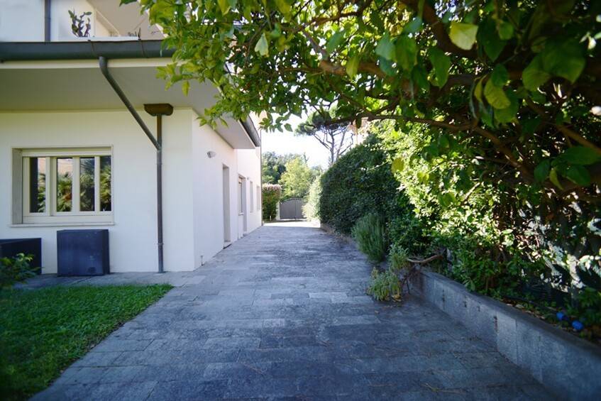 casa indipendente in vendita a Viareggio in zona Marco Polo