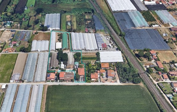 locale di sgombero in vendita a Viareggio in zona Torre del Lago