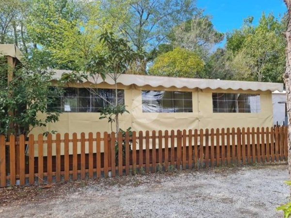 casa indipendente in vendita a Viareggio in zona Campo d'Aviazione