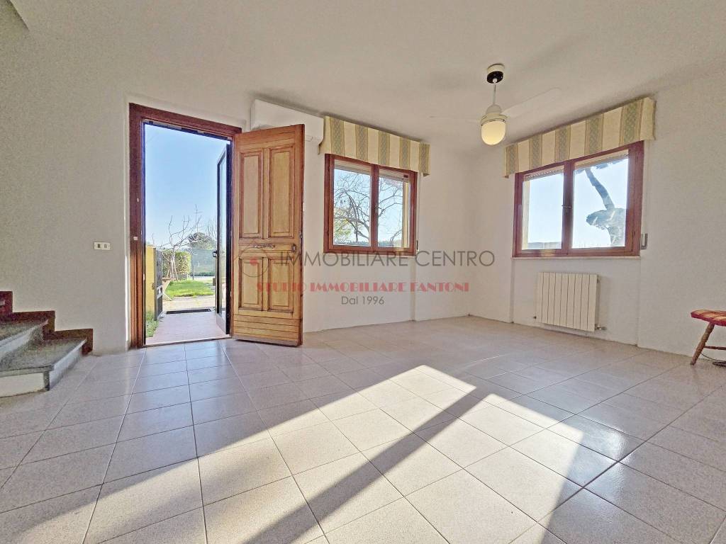 casa indipendente in vendita a Viareggio in zona Torre del Lago