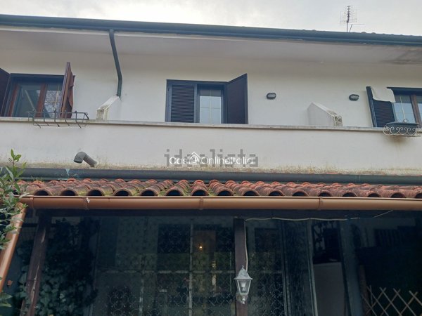 casa indipendente in vendita a Viareggio in zona Torre del Lago