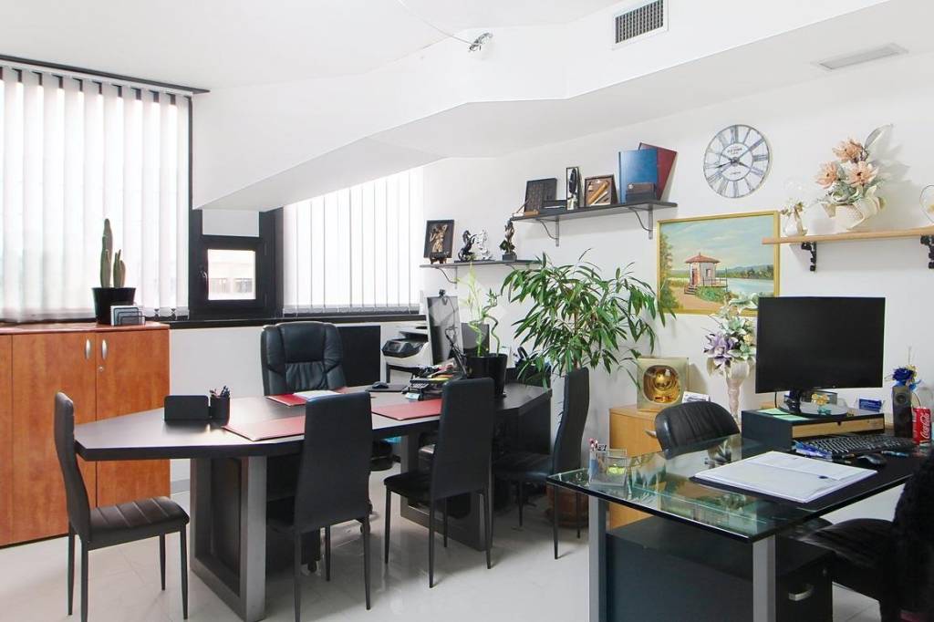 ufficio in vendita a Viareggio