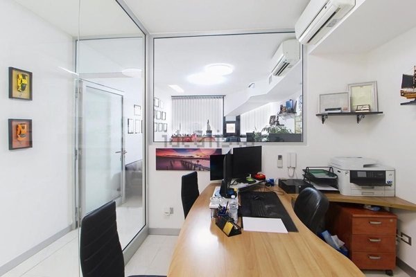 ufficio in vendita a Viareggio