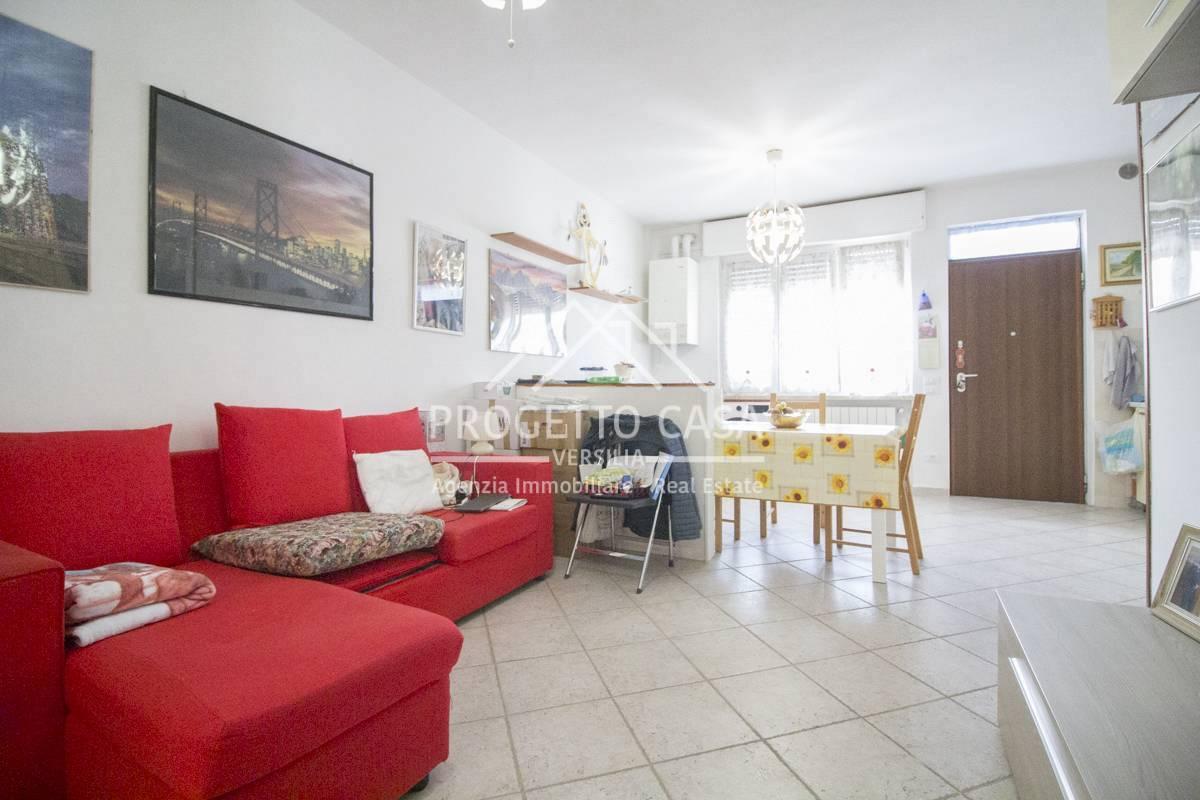 appartamento in vendita a Viareggio in zona Torre del Lago