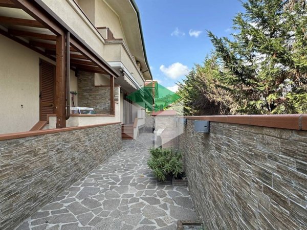 casa indipendente in vendita a Viareggio in zona Migliarina