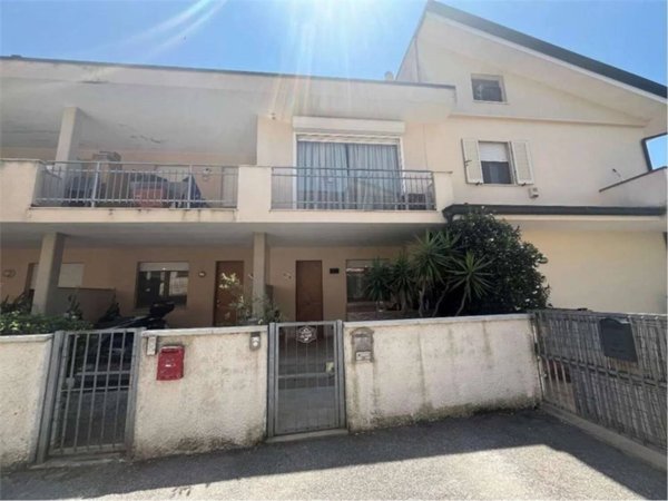 casa indipendente in vendita a Viareggio