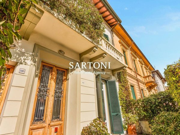 casa indipendente in vendita a Viareggio