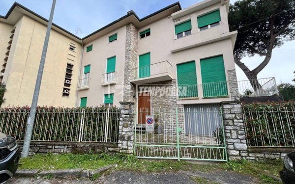 appartamento in vendita a Viareggio in zona Fossa dell'Abate