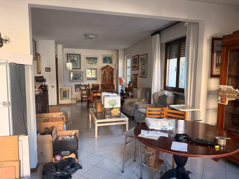 casa indipendente in vendita a Viareggio in zona Migliarina