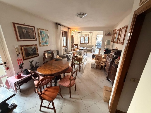 casa indipendente in vendita a Viareggio in zona Migliarina