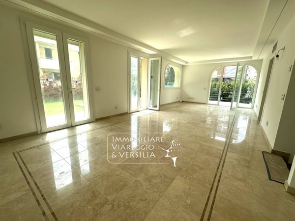 appartamento in vendita a Viareggio