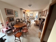 casa indipendente in vendita a Viareggio
