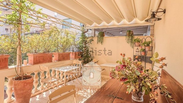 casa indipendente in vendita a Viareggio