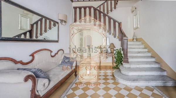 casa indipendente in vendita a Viareggio