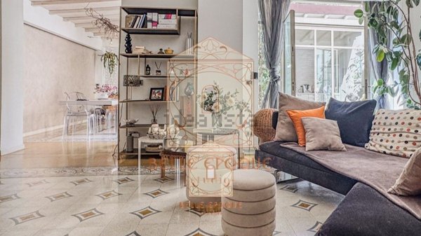 casa indipendente in vendita a Viareggio