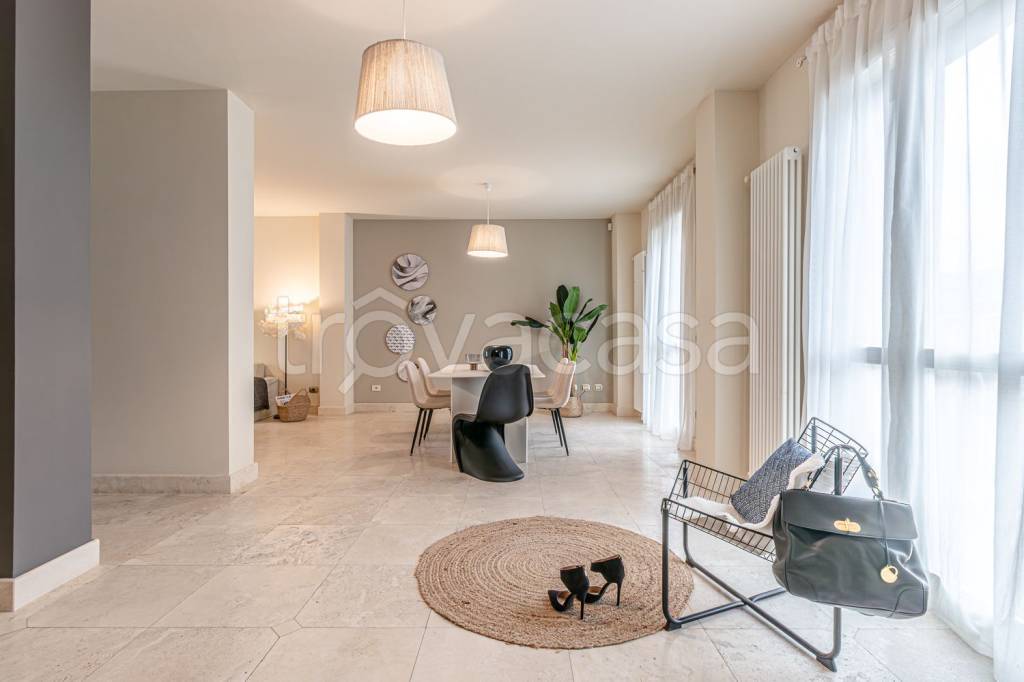 casa indipendente in vendita a Viareggio