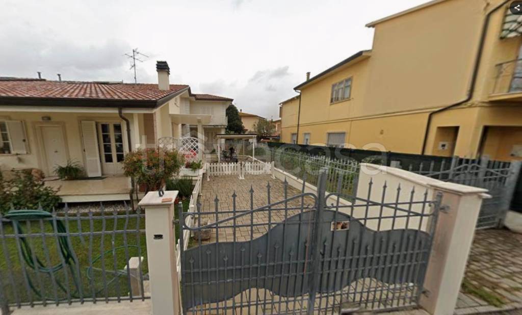 villa in vendita a Viareggio in zona Torre del Lago