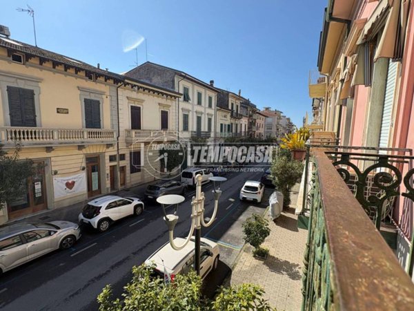 appartamento in vendita a Viareggio in zona Centro Storico