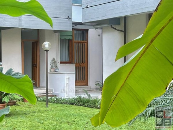 appartamento in vendita a Viareggio