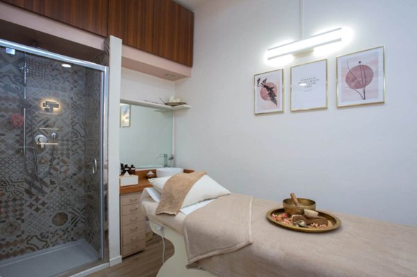 negozio in vendita a Viareggio in zona Centro Storico