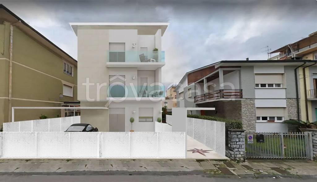 appartamento in vendita a Viareggio in zona Campo d'Aviazione