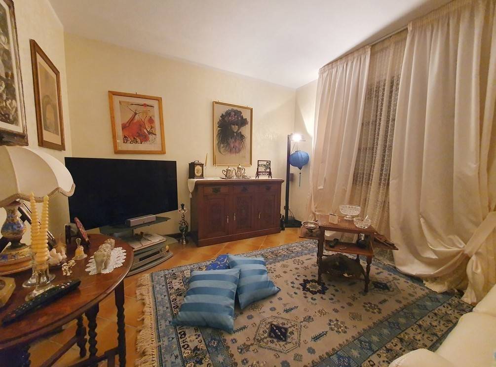 casa indipendente in vendita a Viareggio in zona Migliarina