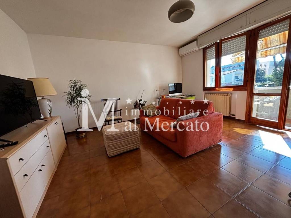 appartamento in vendita a Viareggio in zona Campo d'Aviazione