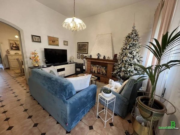 casa indipendente in vendita a Viareggio in zona Torre del Lago