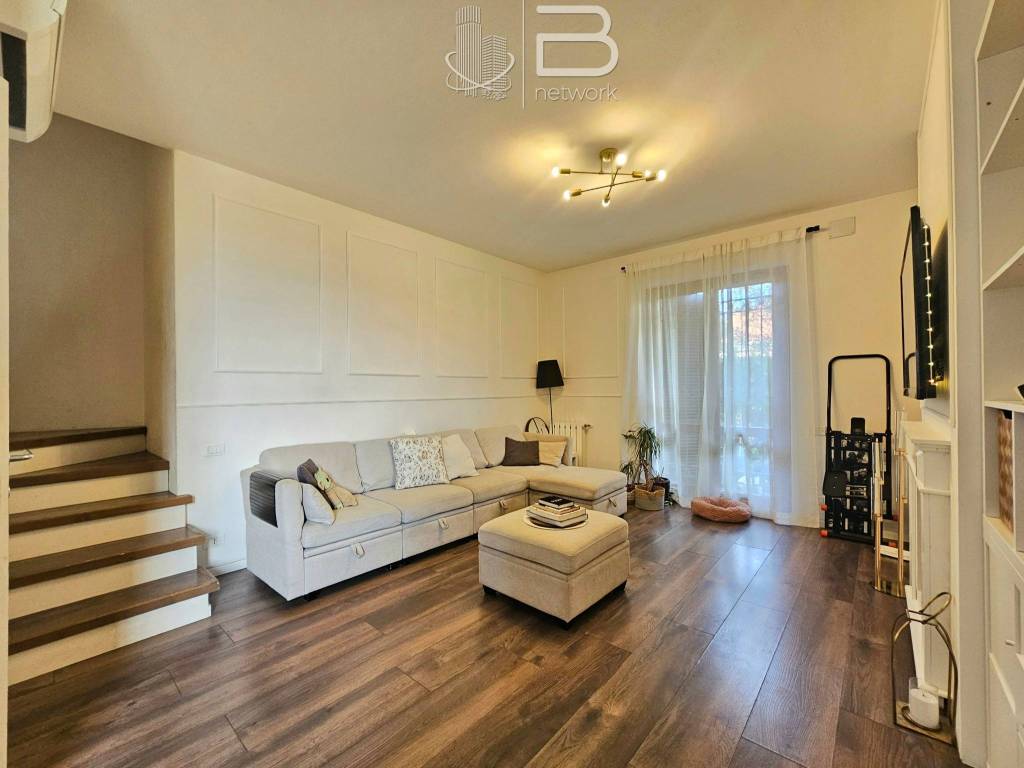 casa indipendente in vendita a Viareggio in zona Migliarina