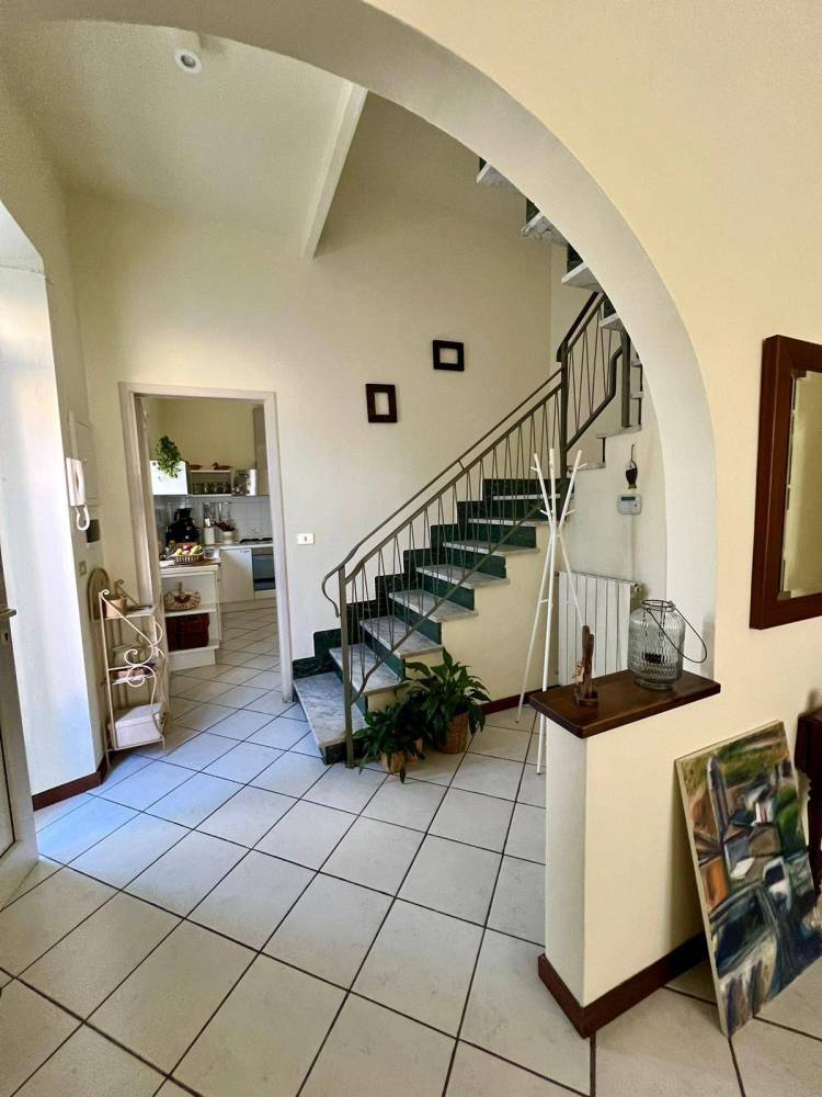 casa indipendente in vendita a Viareggio