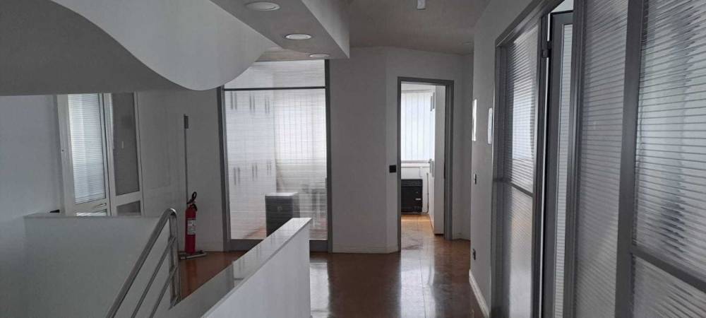 capannone in vendita a Viareggio