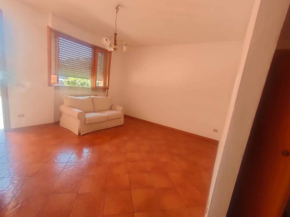 casa indipendente in vendita a Viareggio