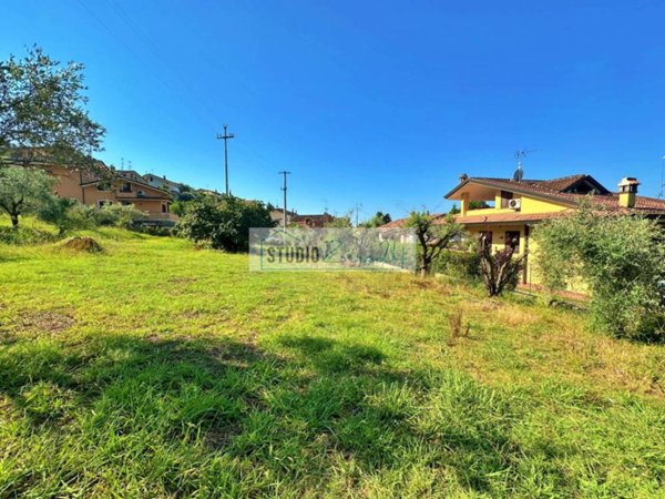 casa indipendente in vendita a Viareggio