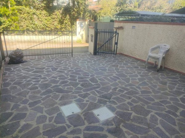 casa indipendente in vendita a Viareggio in zona Torre del Lago