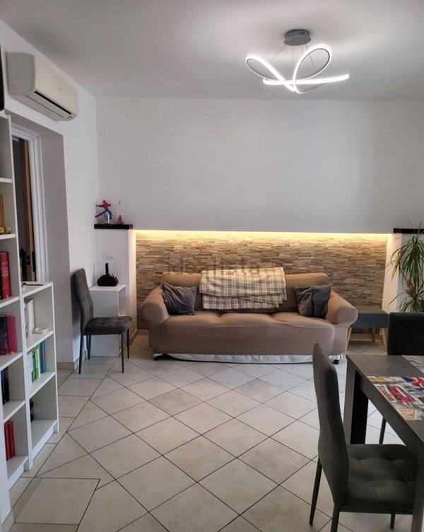 casa indipendente in vendita a Viareggio