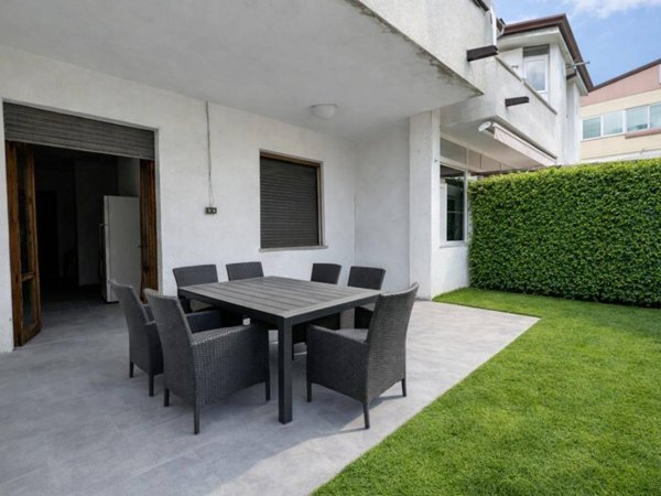 appartamento in vendita a Viareggio in zona Campo d'Aviazione