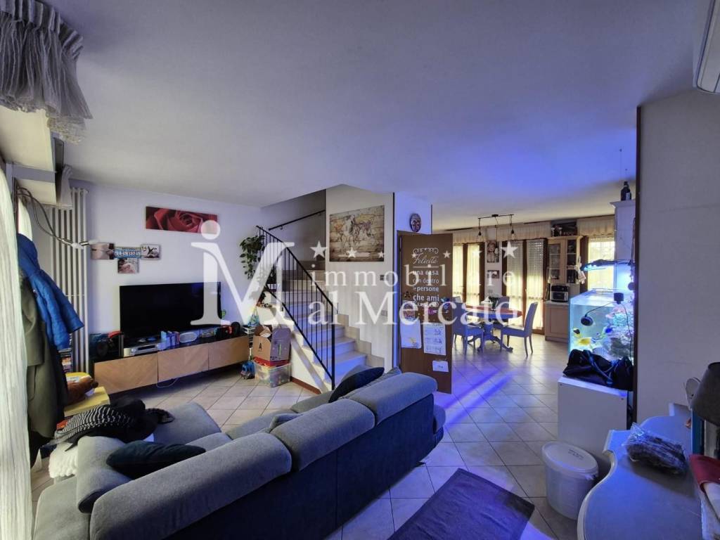 casa indipendente in vendita a Viareggio in zona Torre del Lago