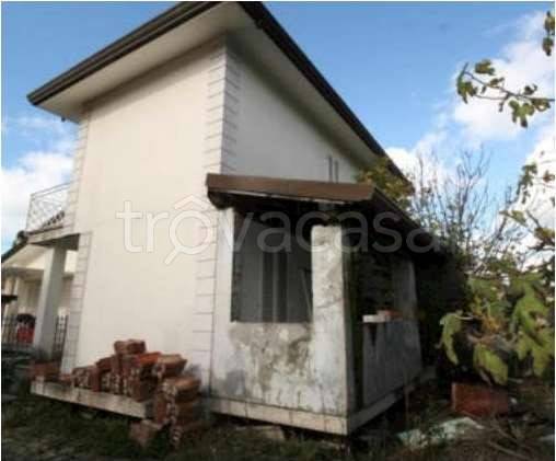 appartamento in vendita a Viareggio in zona Torre del Lago