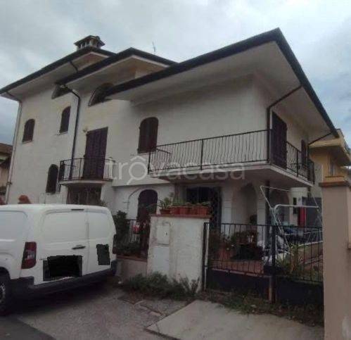 casa indipendente in vendita a Viareggio